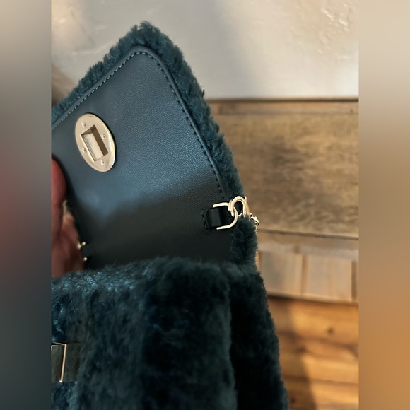EUC Kate Spade Audrey faux shearling micro crossbody bag color peacock green - Picture 6 of 10